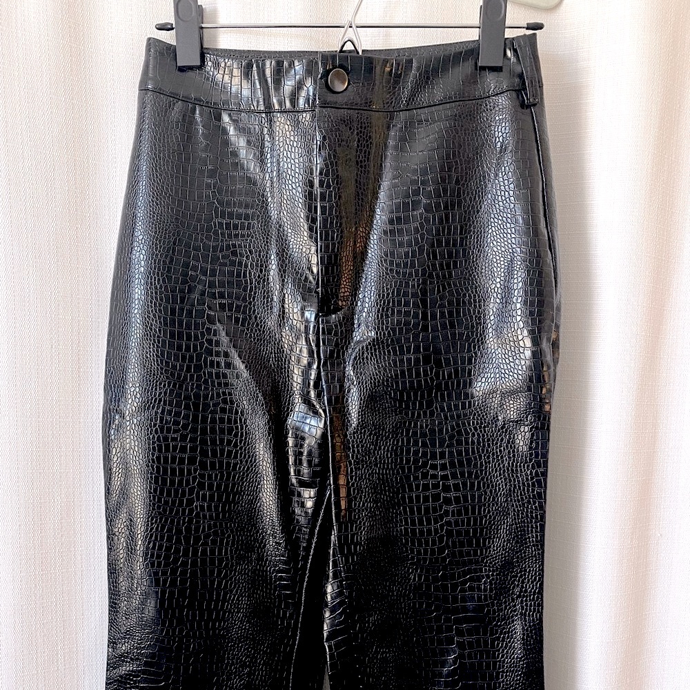 Straight leg crop | faux leather pants